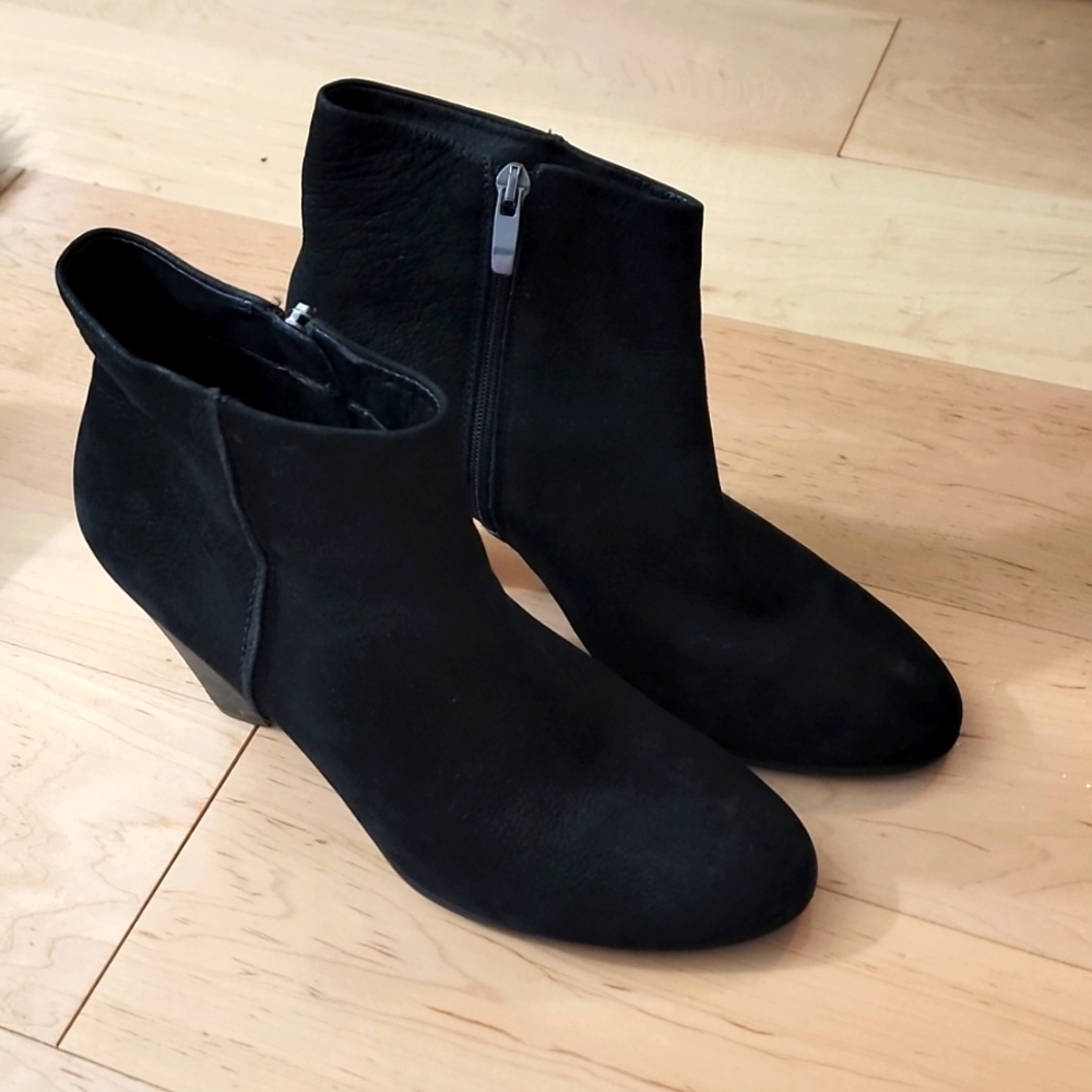 ECCO low cut shape 75 black booties size 39